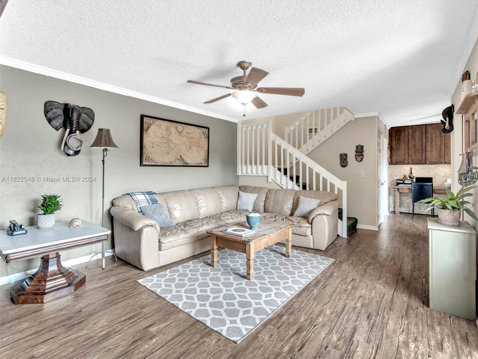 C H E ACRES - Residential