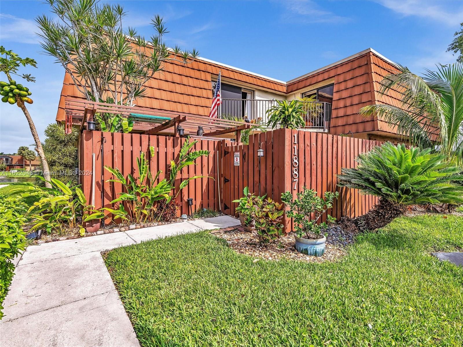 C H E ACRES - Residential