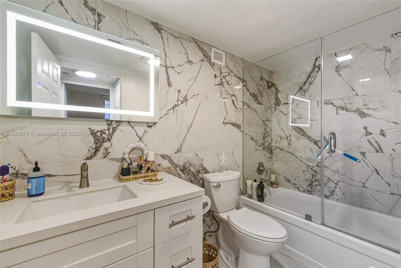 CARLISLE ON THE OCEAN CON - Residential