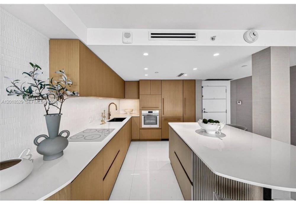 400 S Pointe Dr 1501