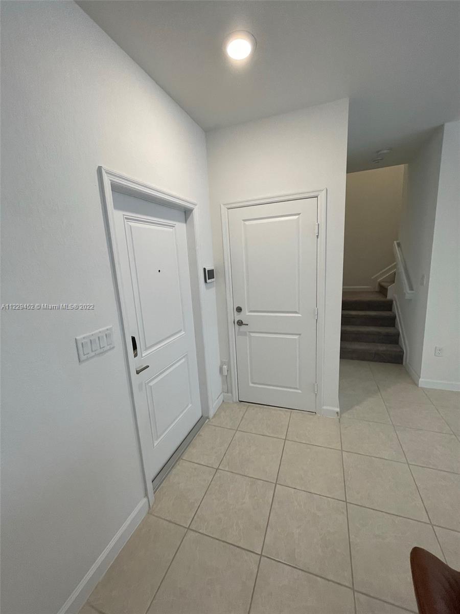 Keys Gate - Residential