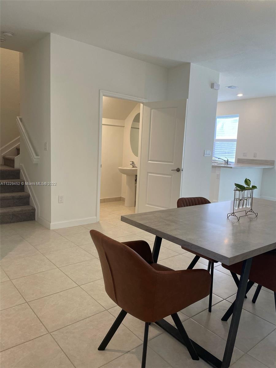 Keys Gate - Residential