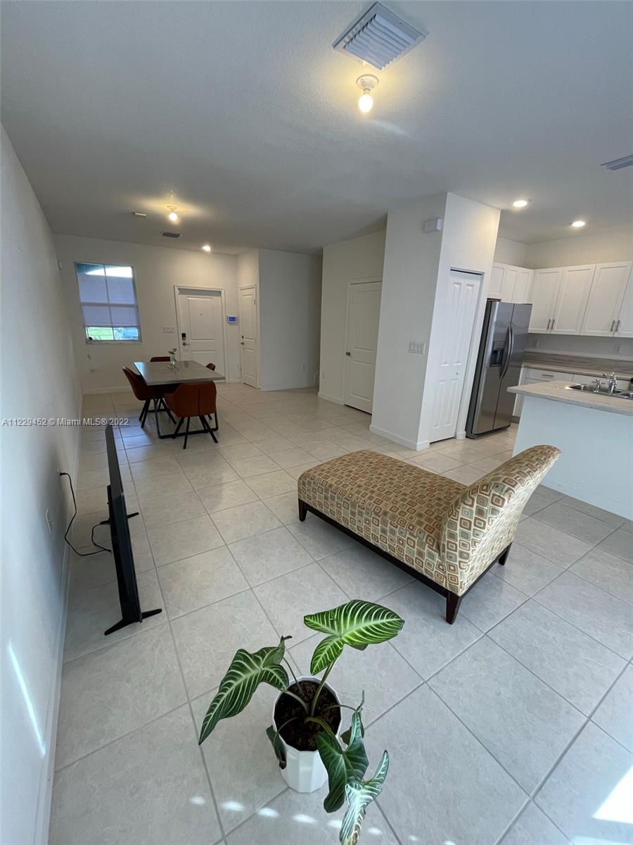 Keys Gate - Residential
