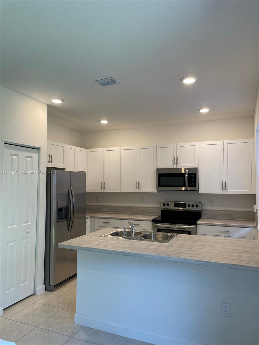 Keys Gate - Residential