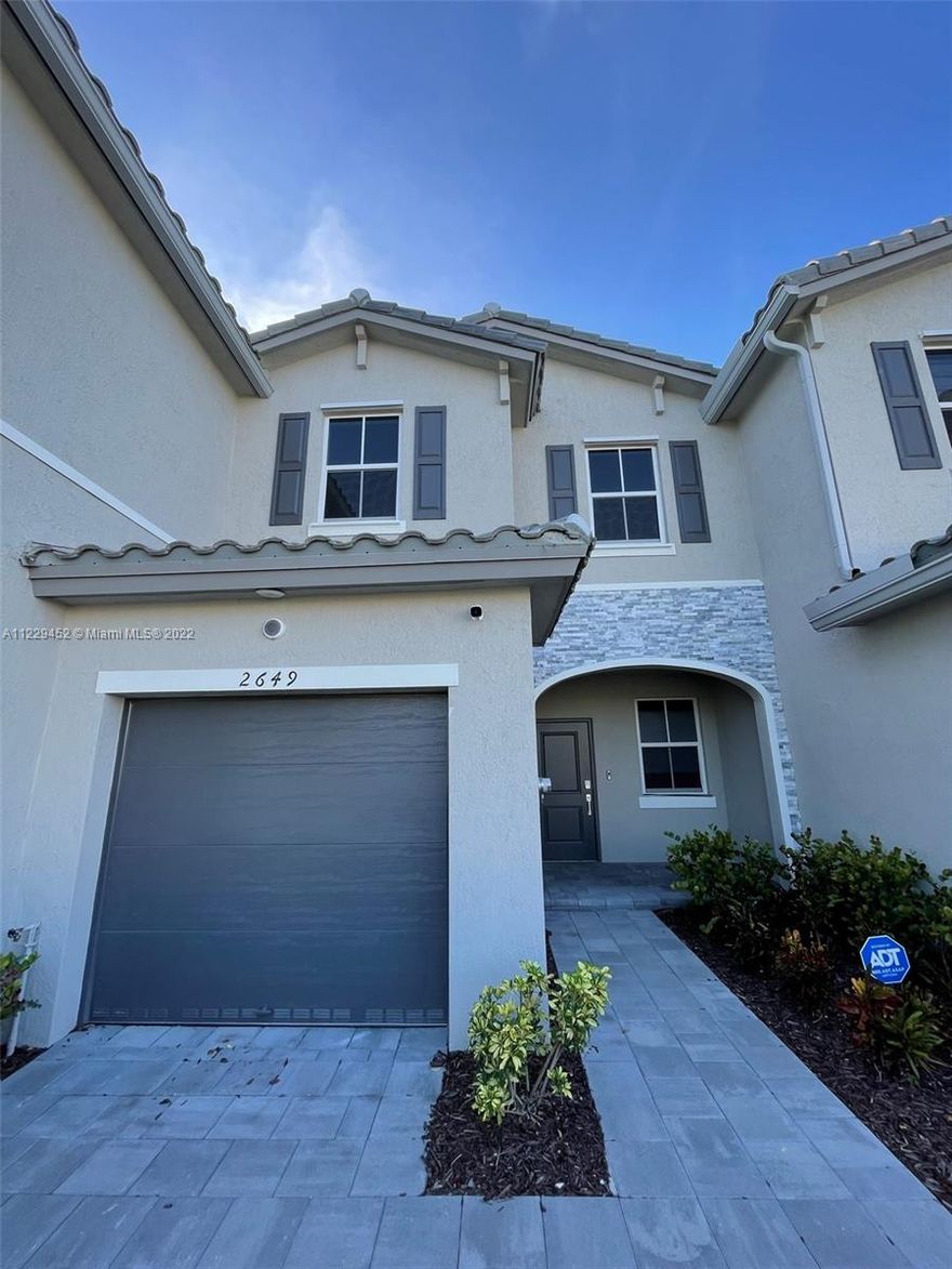 New Construction! MOVE-IN READY! This UPGRADED Townhouse is minimally occupied since the Seller travels for work. The home features three bedrooms two and a half baths and a stainless-steel appliance package. The home is completely tiled on the main level and has modern grey carpets on the second floor. The Riviera is located in a quiet community in Homestead. The community is a friendly environment that offers lake views, state-of-the-art clubhouse, fitness center, and a gorgeous swimming pool. The home is minutes from the Florida Turnpike, providing easy access to all the hot spots Miami has to offer. If you love fishing and water sports, Key Largo is only 30 min away. Come and enjoy all this amazing community has to offer. Easy to show, call now! The Seller is ready for a quick closing.