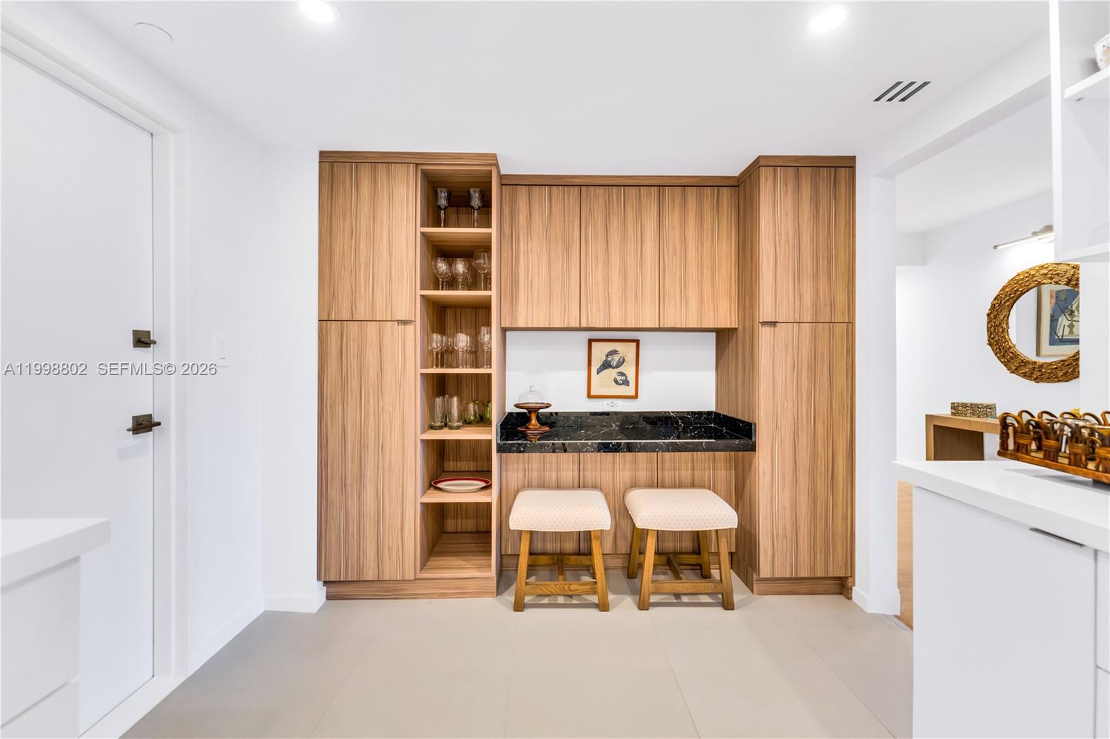 COMMODORE CLUB SOUTH COND - Residential Lease