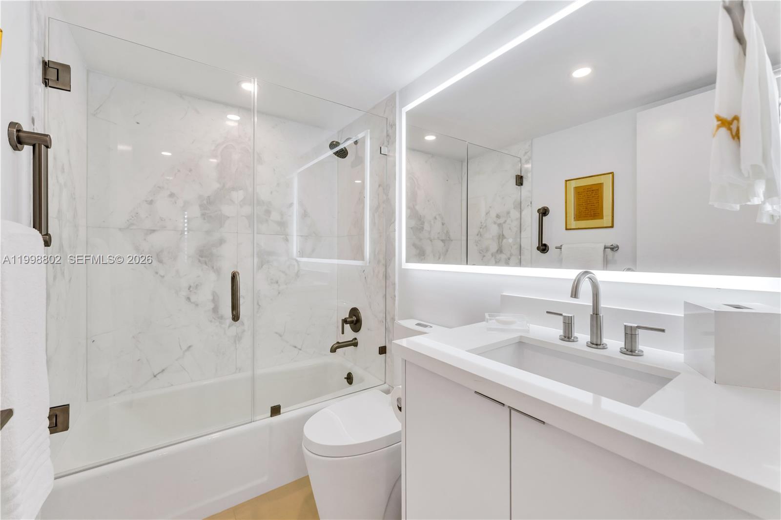 COMMODORE CLUB SOUTH COND - Residential Lease