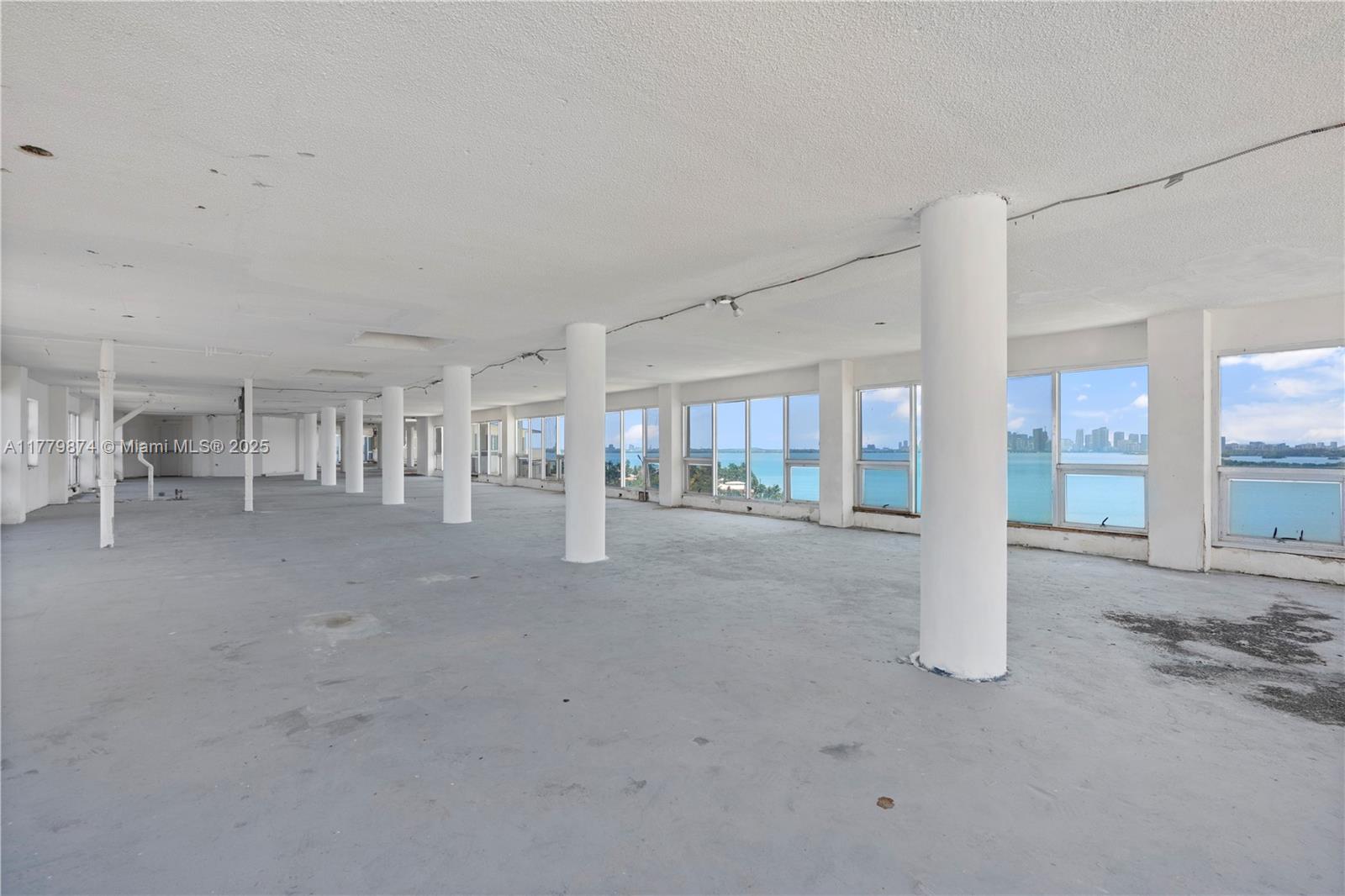 BAYSHORE YACHT & TENNIS - Residential