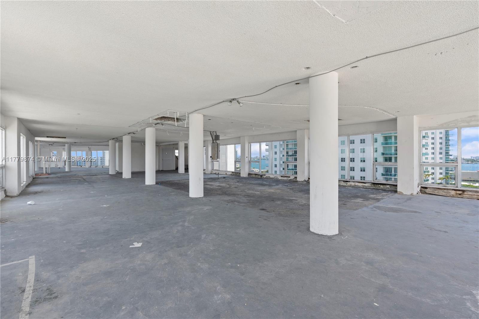 BAYSHORE YACHT & TENNIS - Residential
