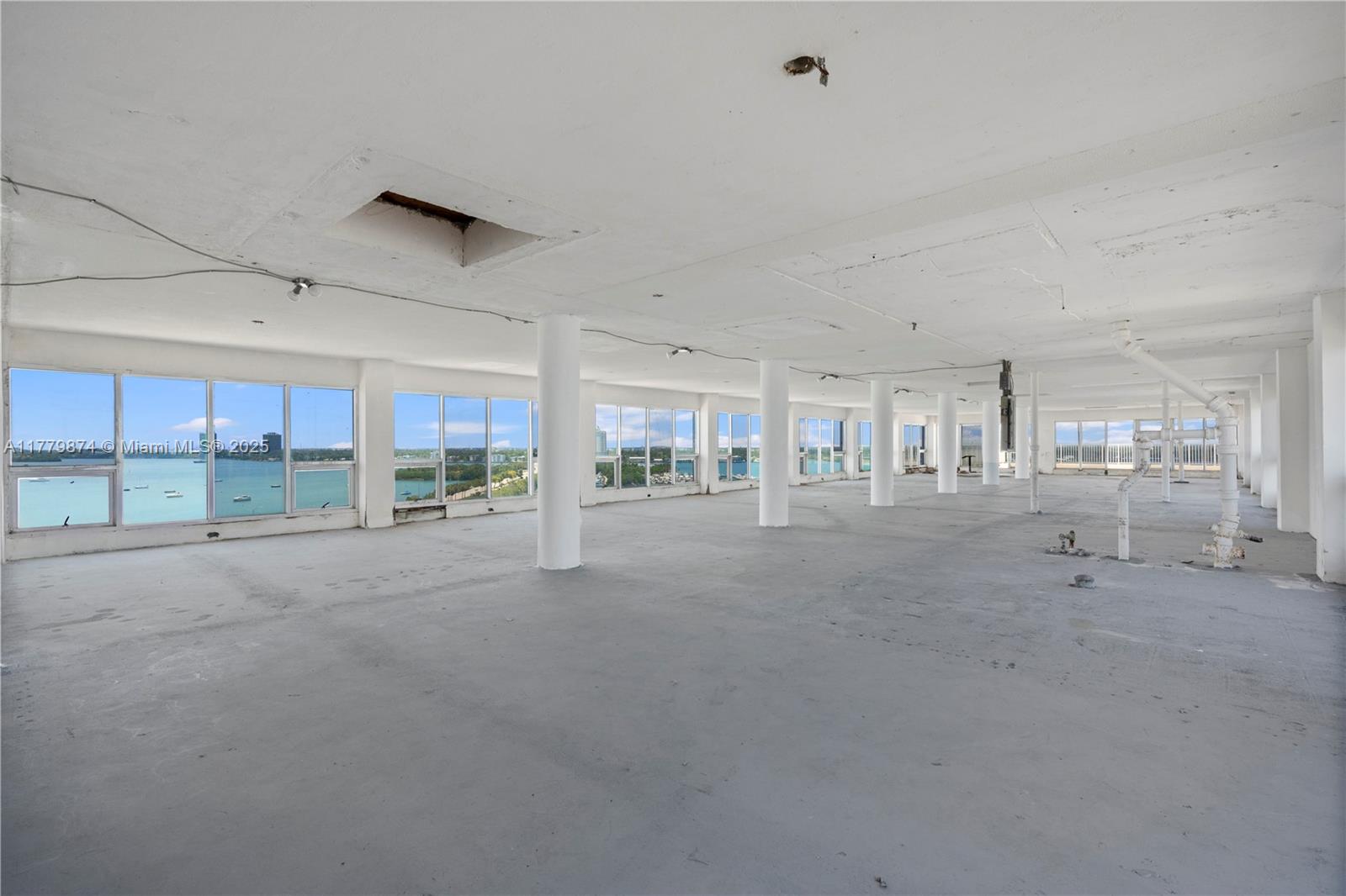 BAYSHORE YACHT & TENNIS - Residential
