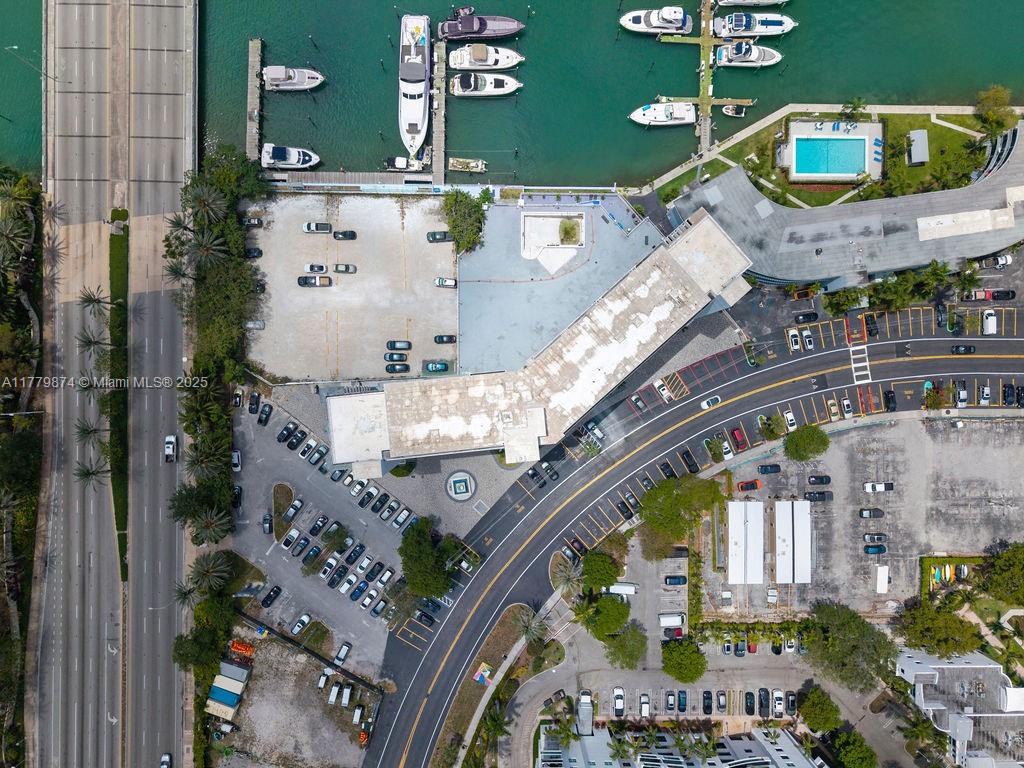 BAYSHORE YACHT & TENNIS - Residential