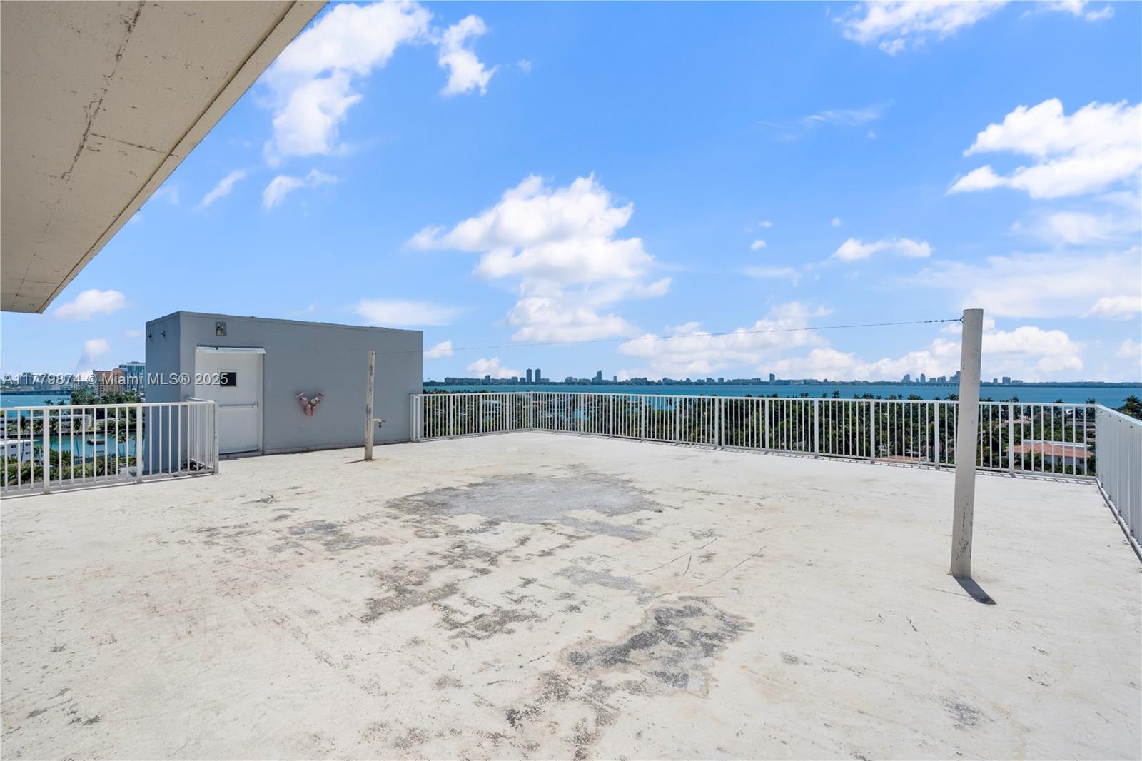 BAYSHORE YACHT & TENNIS - Residential