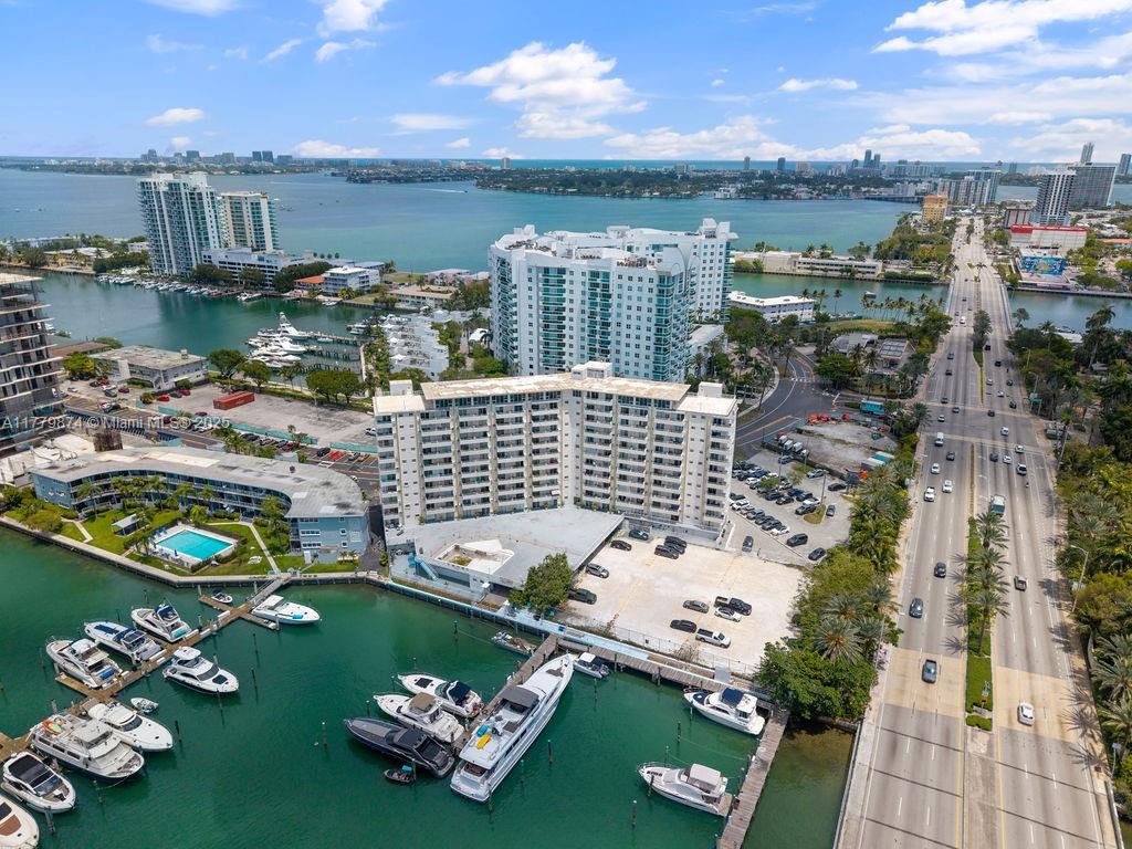 BAYSHORE YACHT & TENNIS - Residential