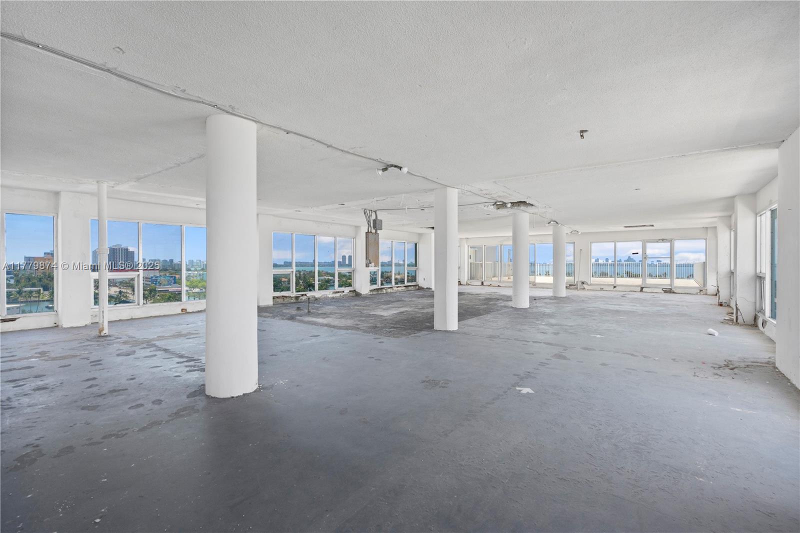 BAYSHORE YACHT & TENNIS - Residential