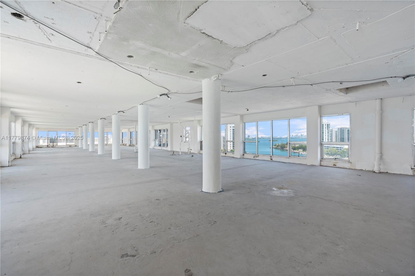BAYSHORE YACHT & TENNIS - Residential