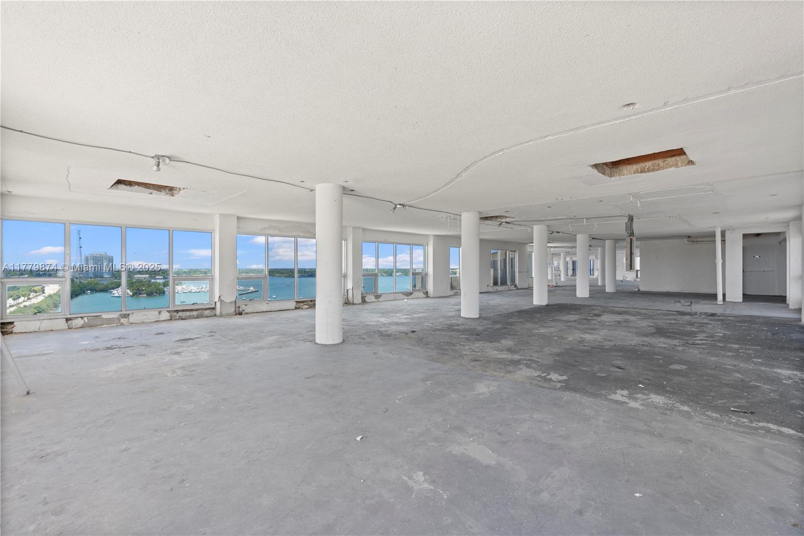 BAYSHORE YACHT & TENNIS - Residential