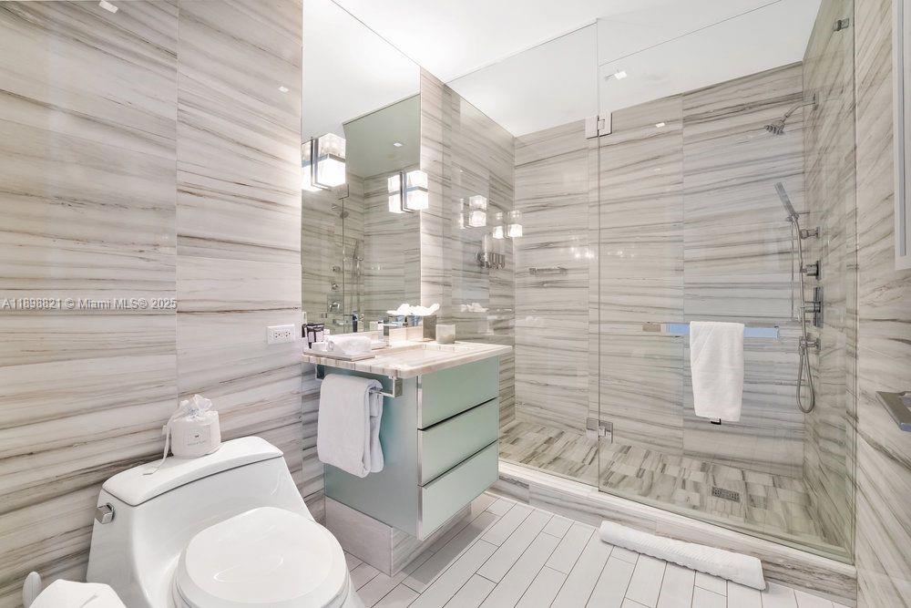 2201 COLLINS AVE CONDO - Residential Lease