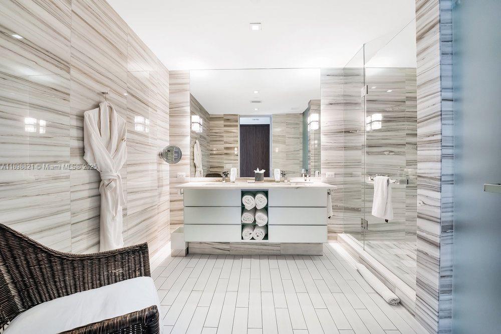 2201 COLLINS AVE CONDO - Residential Lease