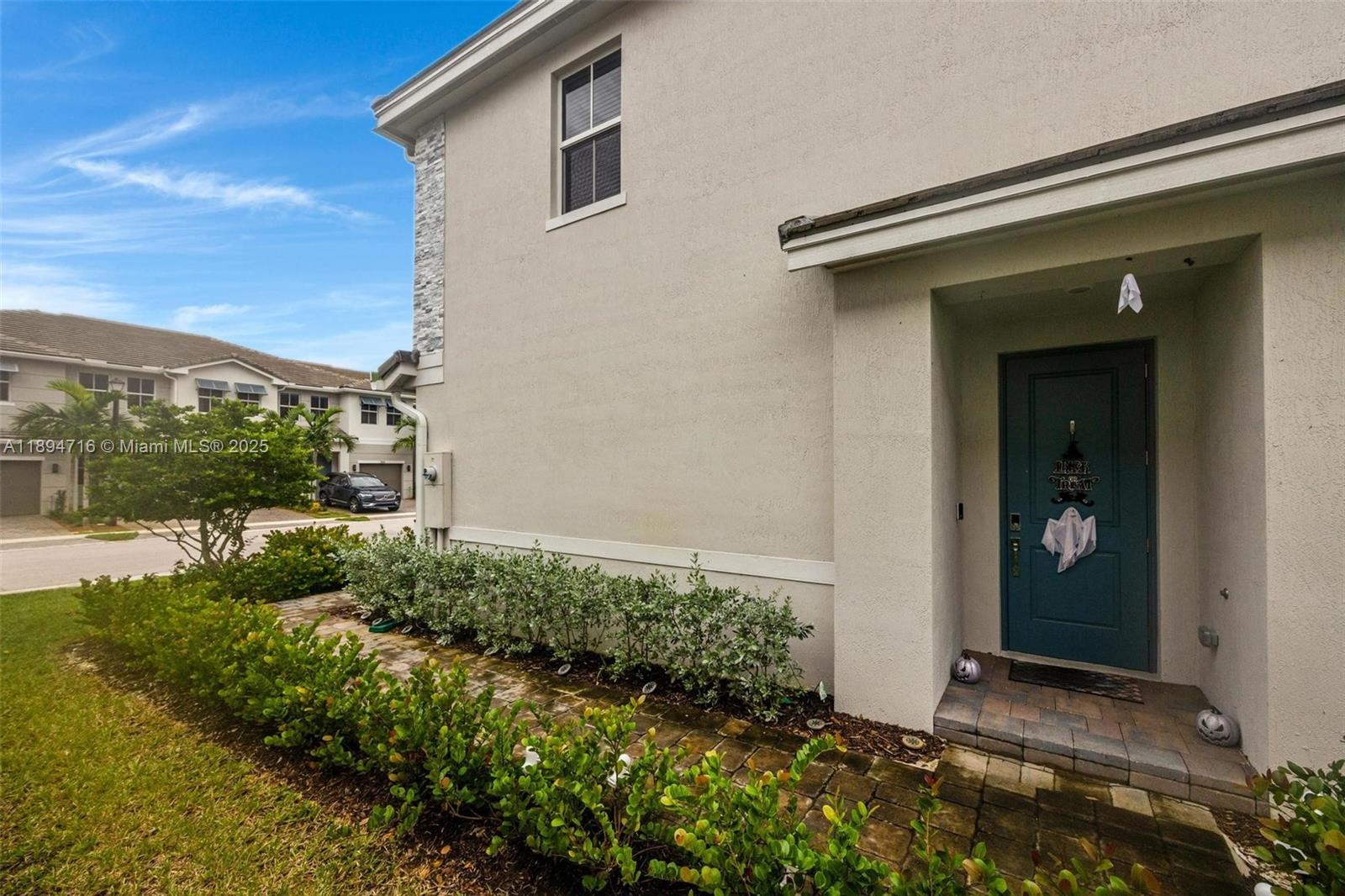 MERRICK SQUARE - Residential Lease