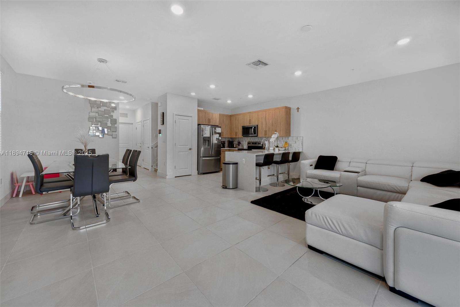 MERRICK SQUARE - Residential Lease