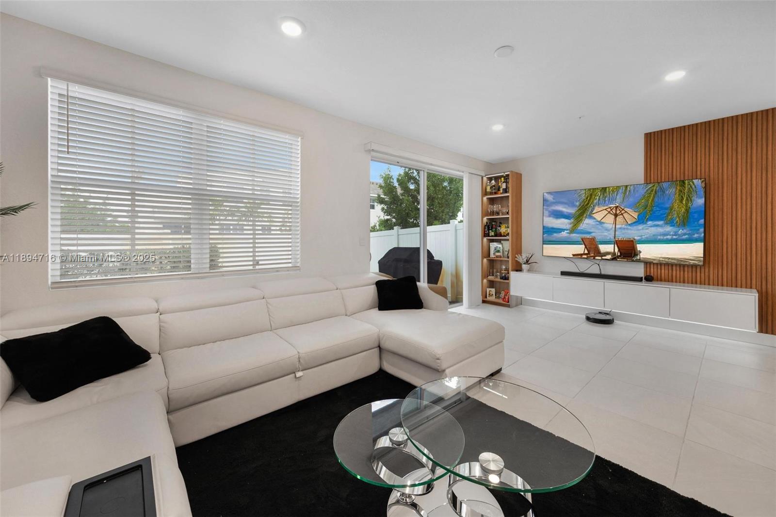 MERRICK SQUARE - Residential Lease