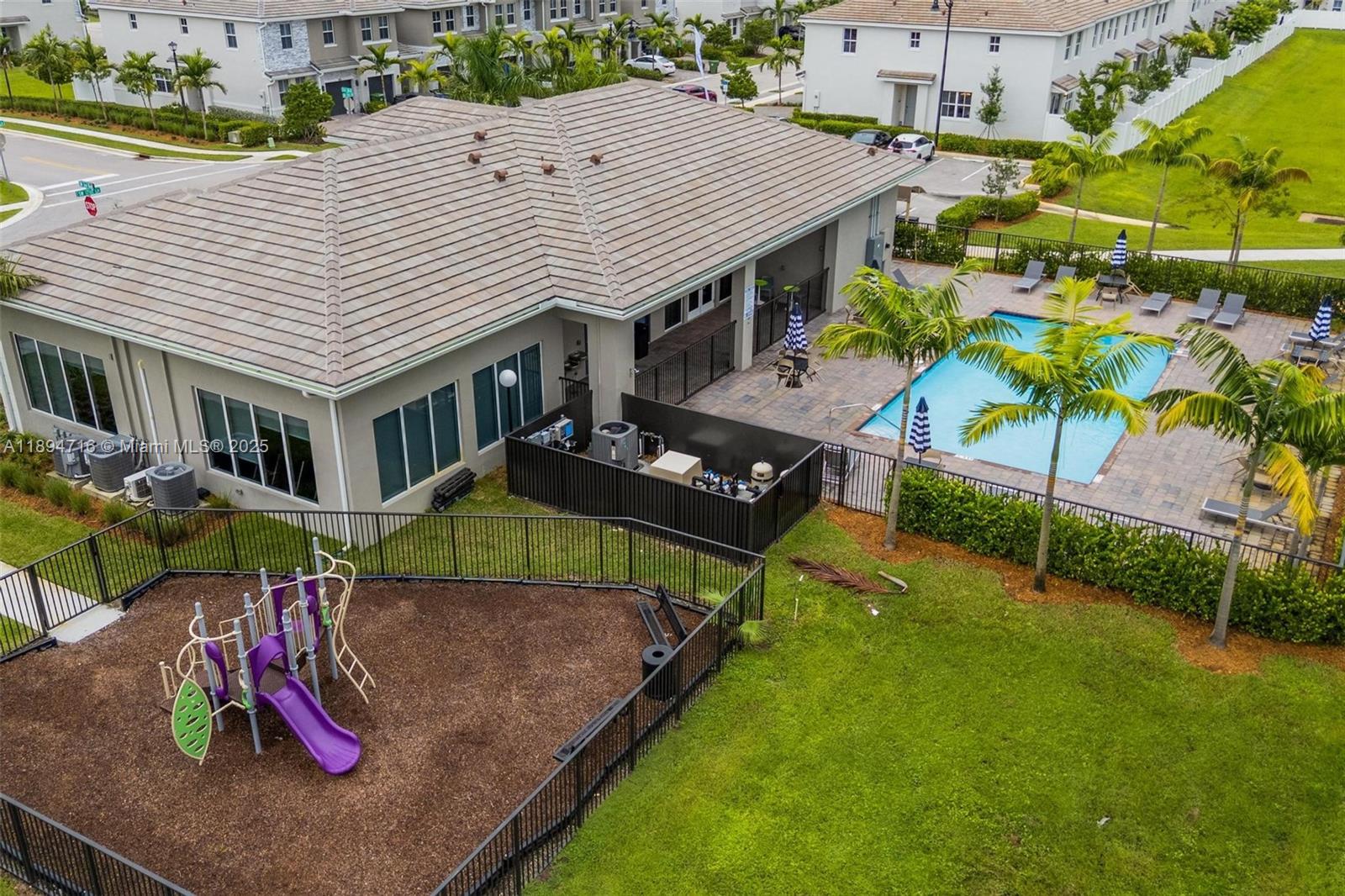 MERRICK SQUARE - Residential Lease