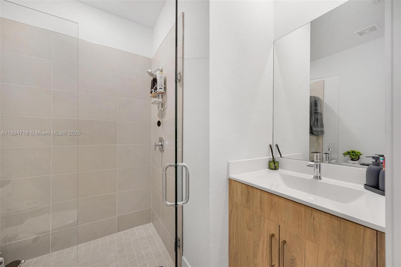 MERRICK SQUARE - Residential Lease