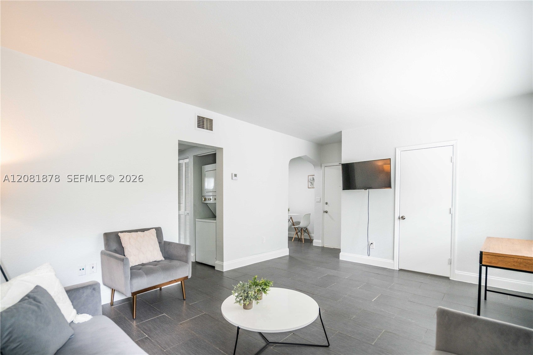 1007 Bay Dr 104