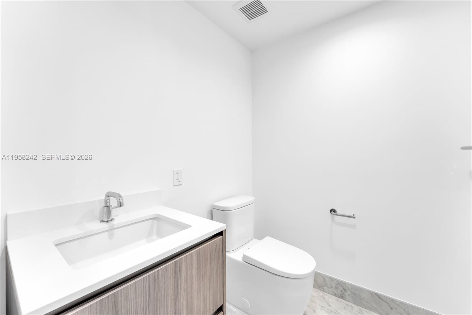 9221 E Bay Harbor Dr 407