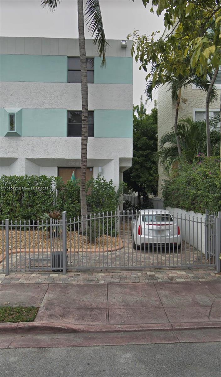 HIBISCUS SOUTH CONDO - Residential Lease