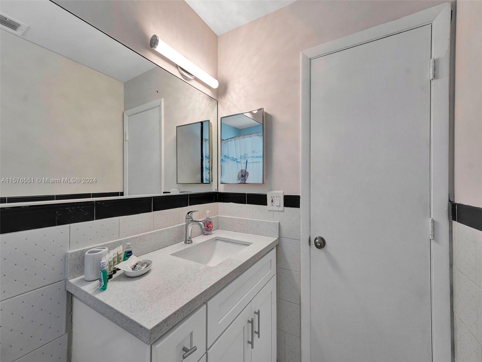 TOWN & COUNTRY ESTATES SE - Residential Lease