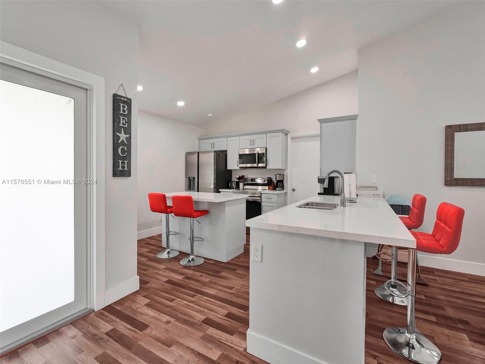 TOWN & COUNTRY ESTATES SE - Residential Lease