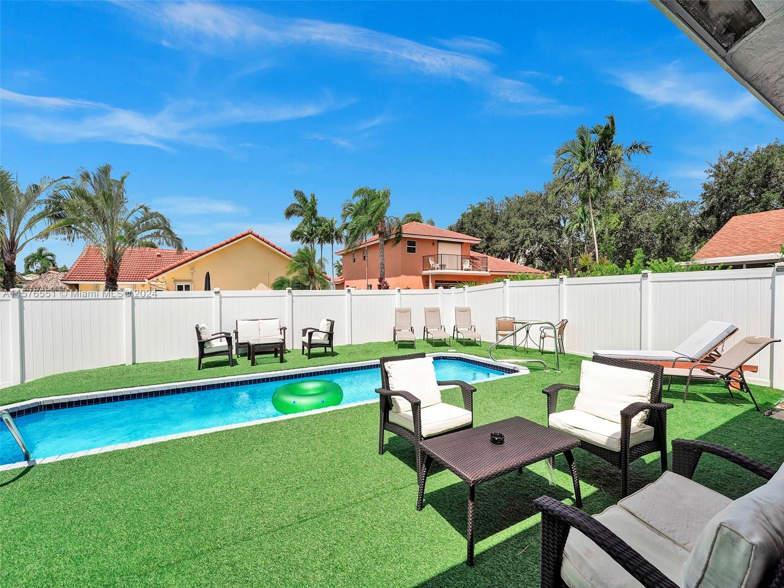 TOWN & COUNTRY ESTATES SE - Residential Lease