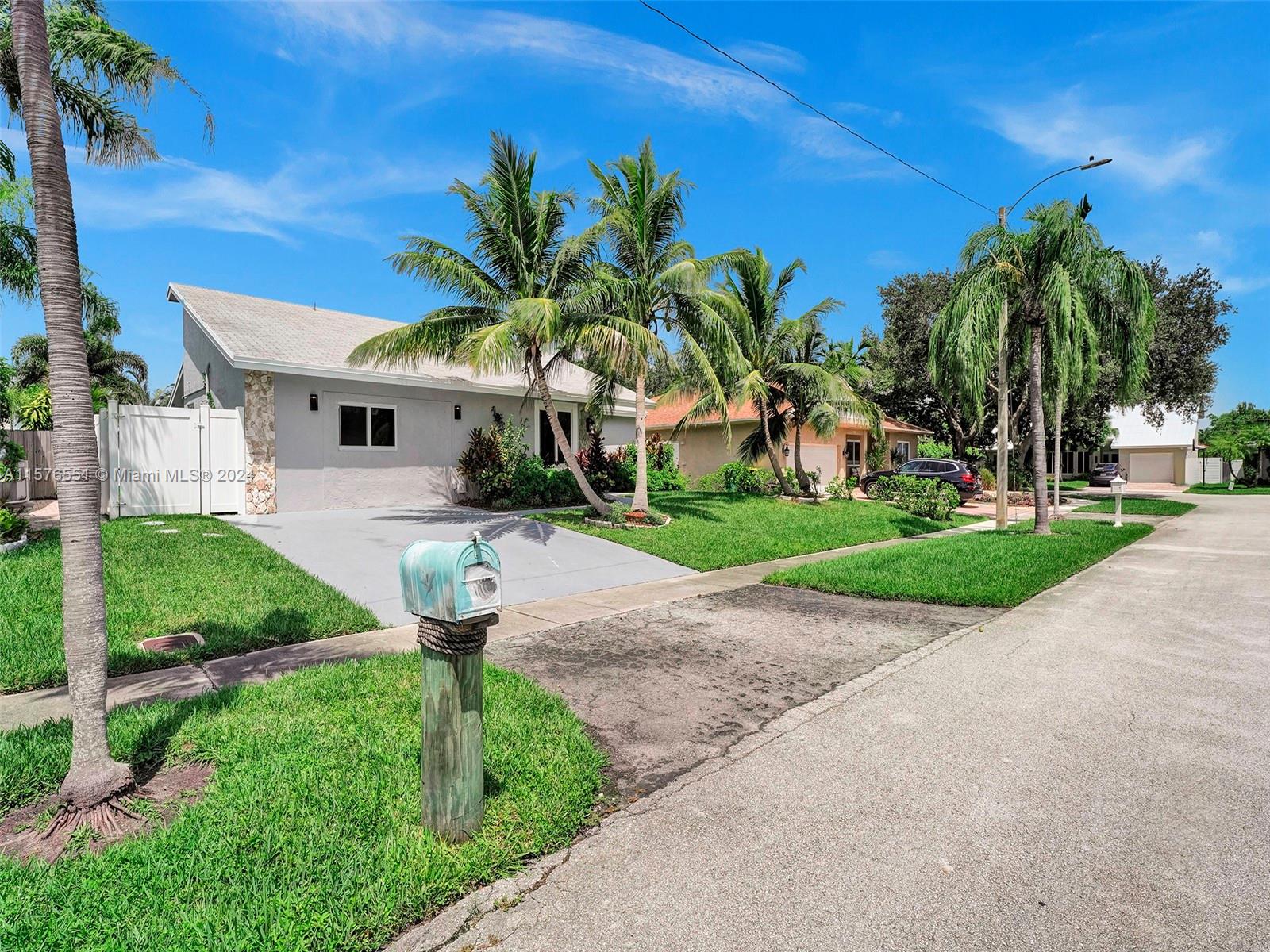 TOWN & COUNTRY ESTATES SE - Residential Lease