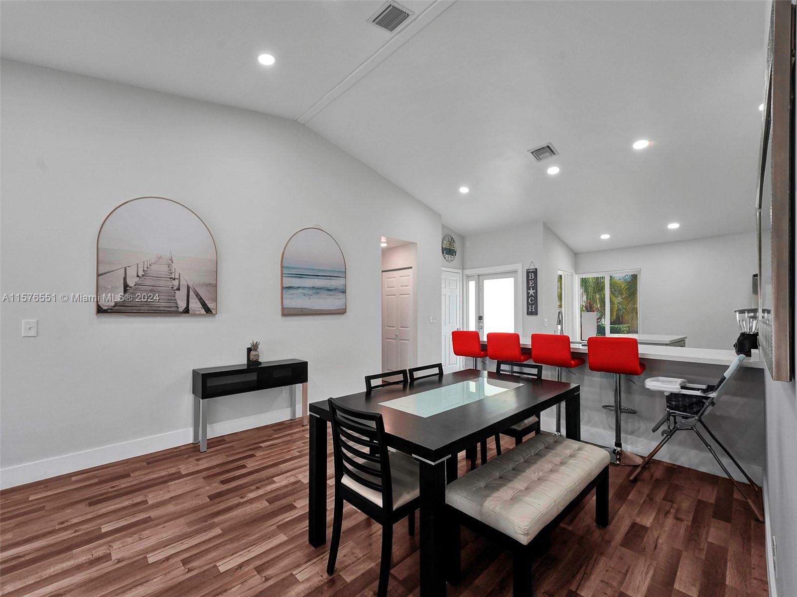 TOWN & COUNTRY ESTATES SE - Residential Lease