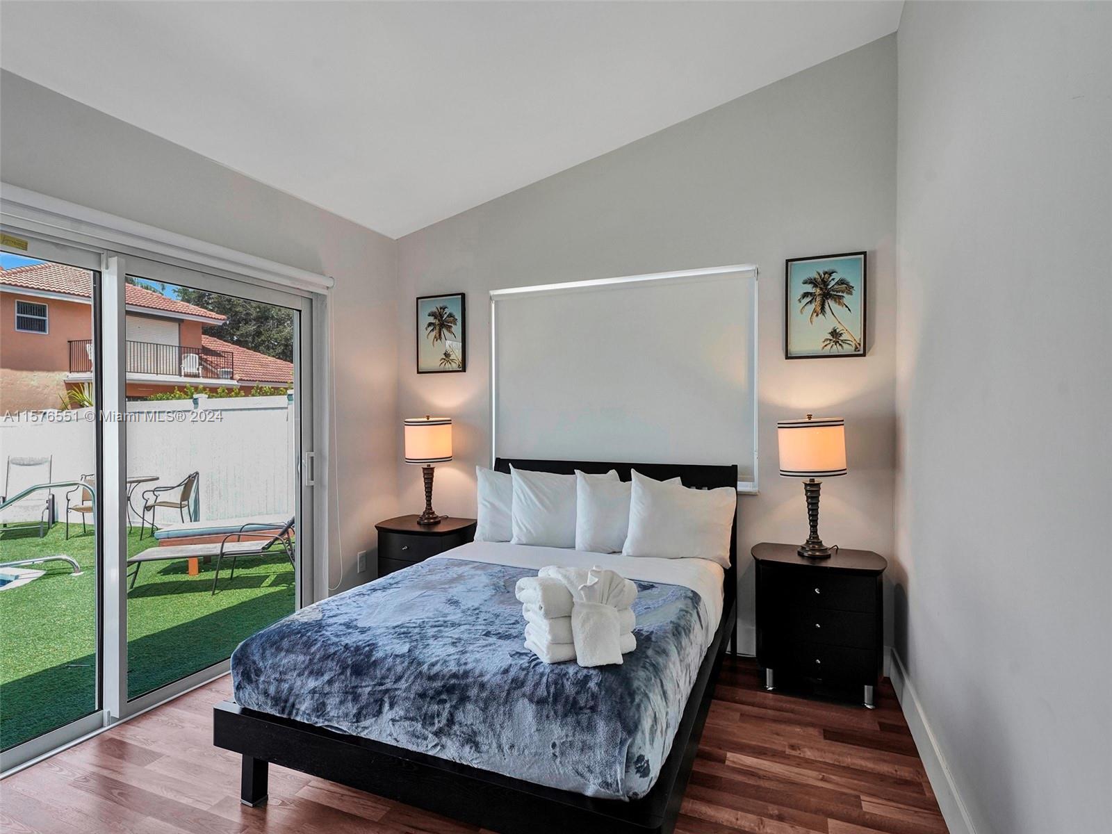 TOWN & COUNTRY ESTATES SE - Residential Lease