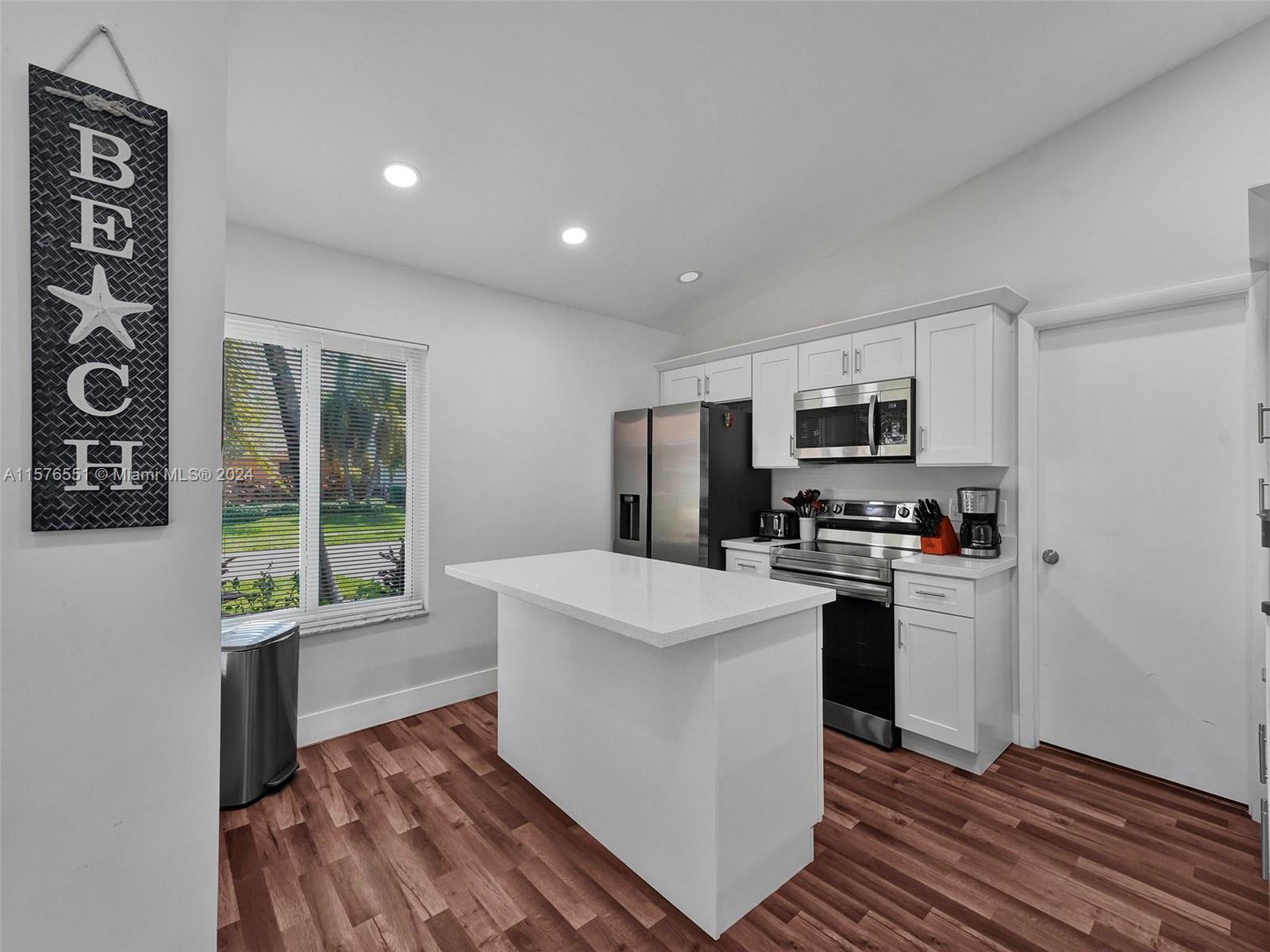 TOWN & COUNTRY ESTATES SE - Residential Lease