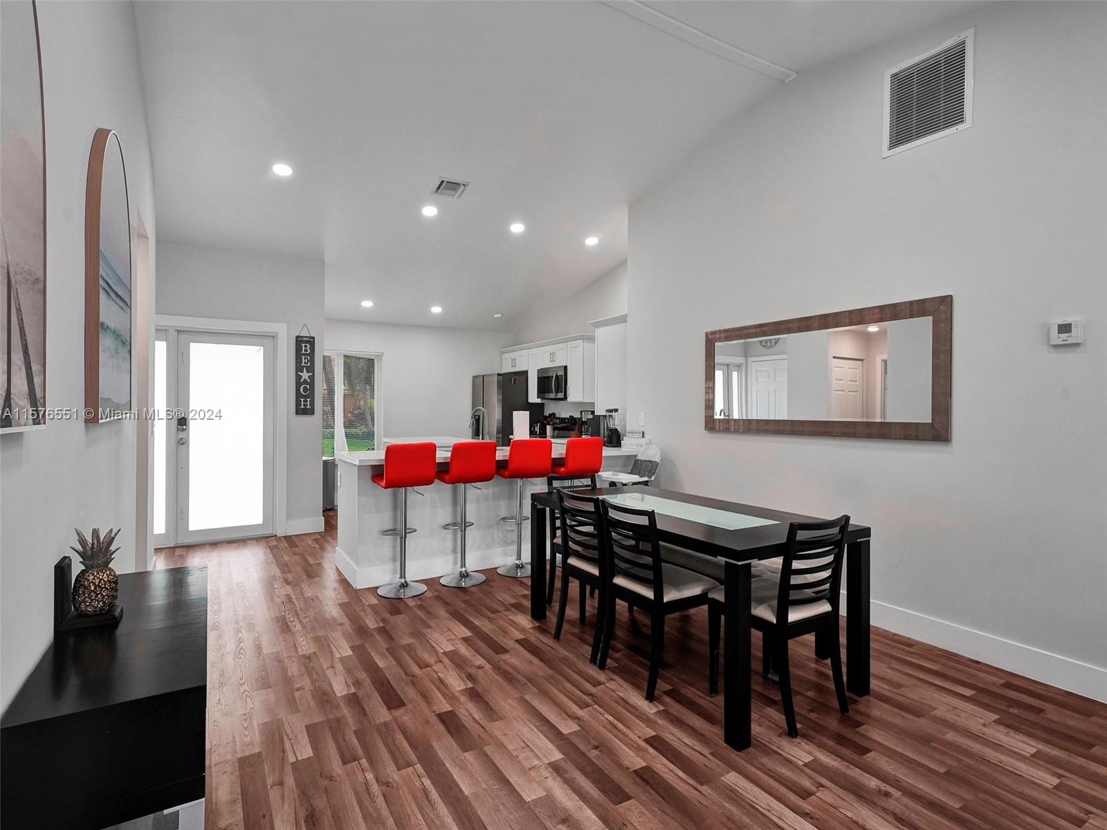 TOWN & COUNTRY ESTATES SE - Residential Lease
