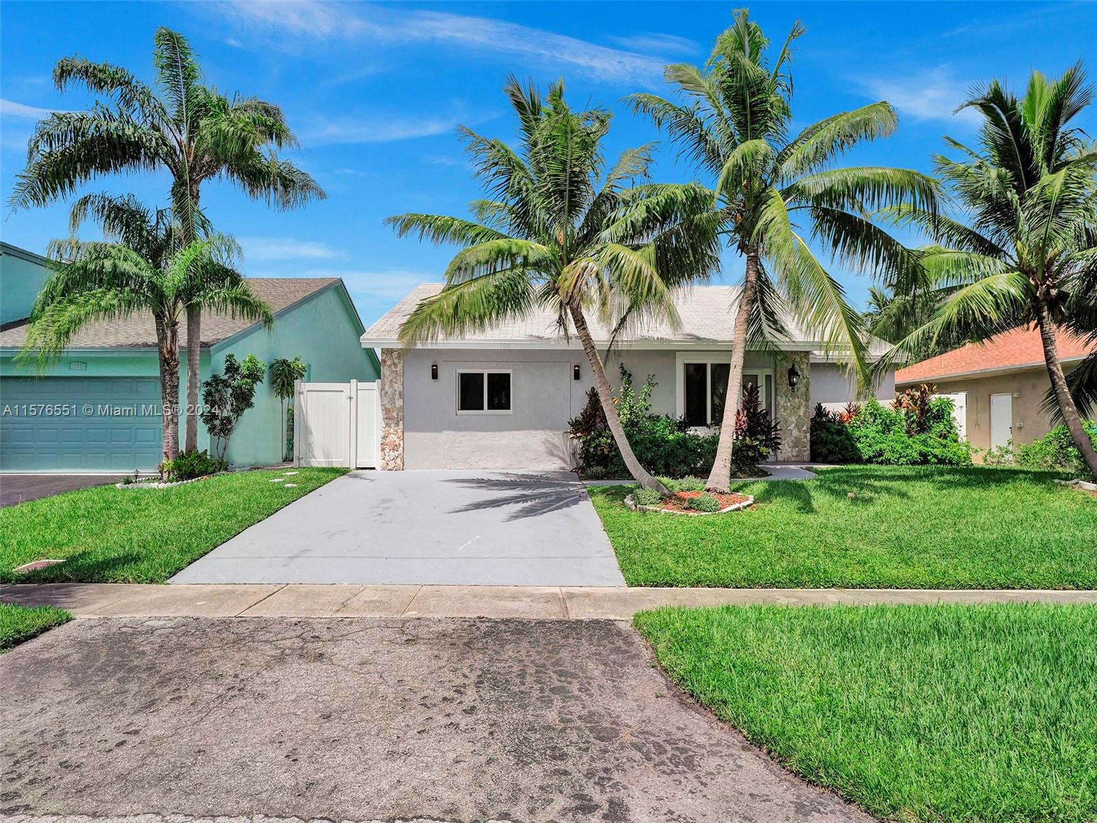 TOWN & COUNTRY ESTATES SE - Residential Lease
