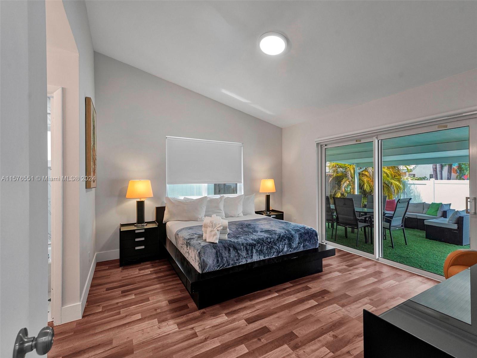 TOWN & COUNTRY ESTATES SE - Residential Lease