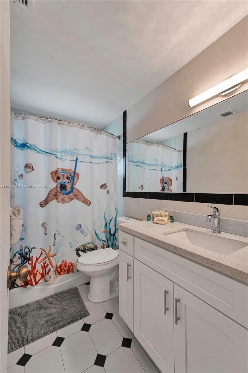 TOWN & COUNTRY ESTATES SE - Residential Lease