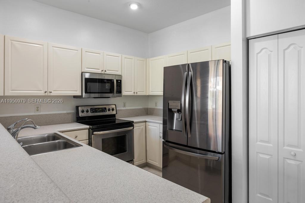 SEMINOLE ESTATES & TOWNHO - Residential