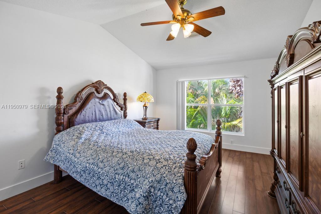 SEMINOLE ESTATES & TOWNHO - Residential