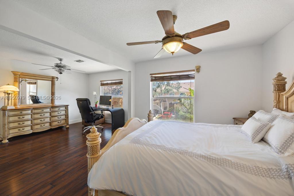 SEMINOLE ESTATES & TOWNHO - Residential