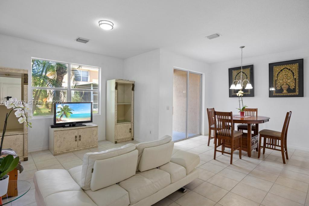 SEMINOLE ESTATES & TOWNHO - Residential