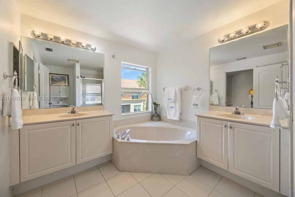 SEMINOLE ESTATES & TOWNHO - Residential