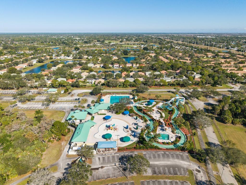 SEMINOLE ESTATES & TOWNHO - Residential