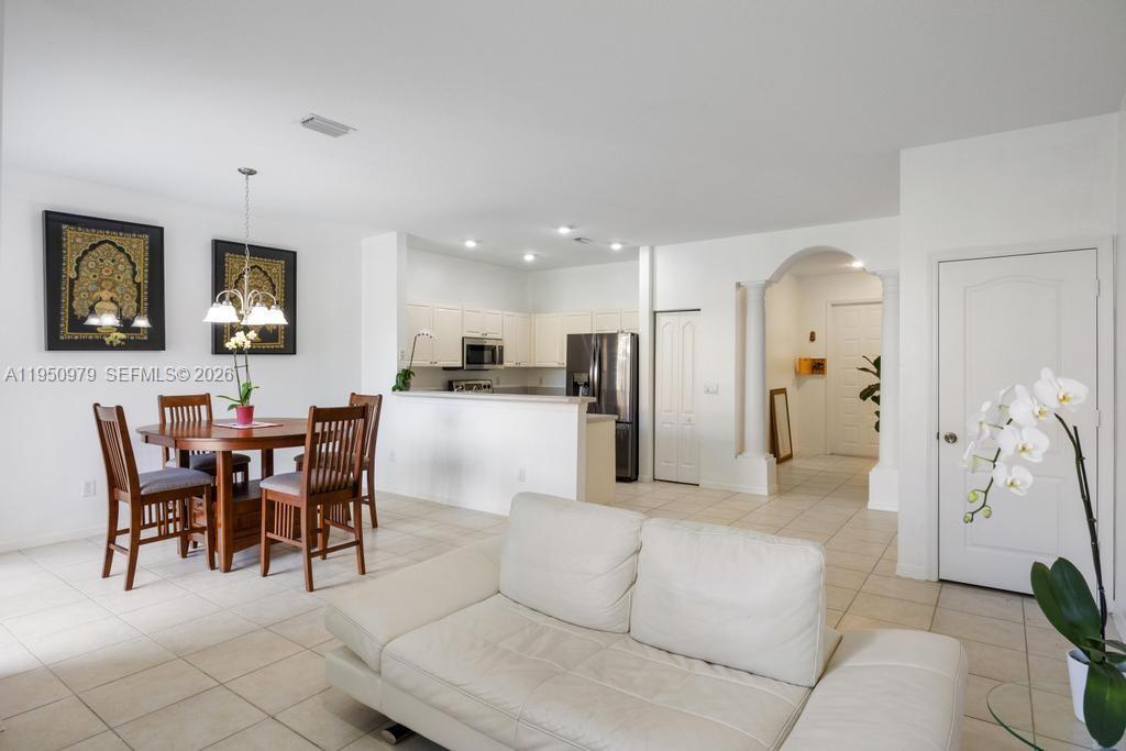 SEMINOLE ESTATES & TOWNHO - Residential