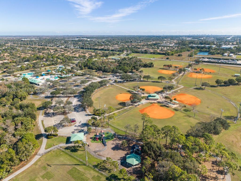 SEMINOLE ESTATES & TOWNHO - Residential