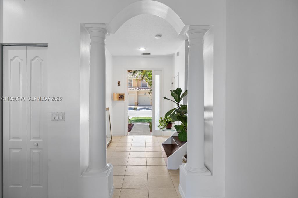 SEMINOLE ESTATES & TOWNHO - Residential